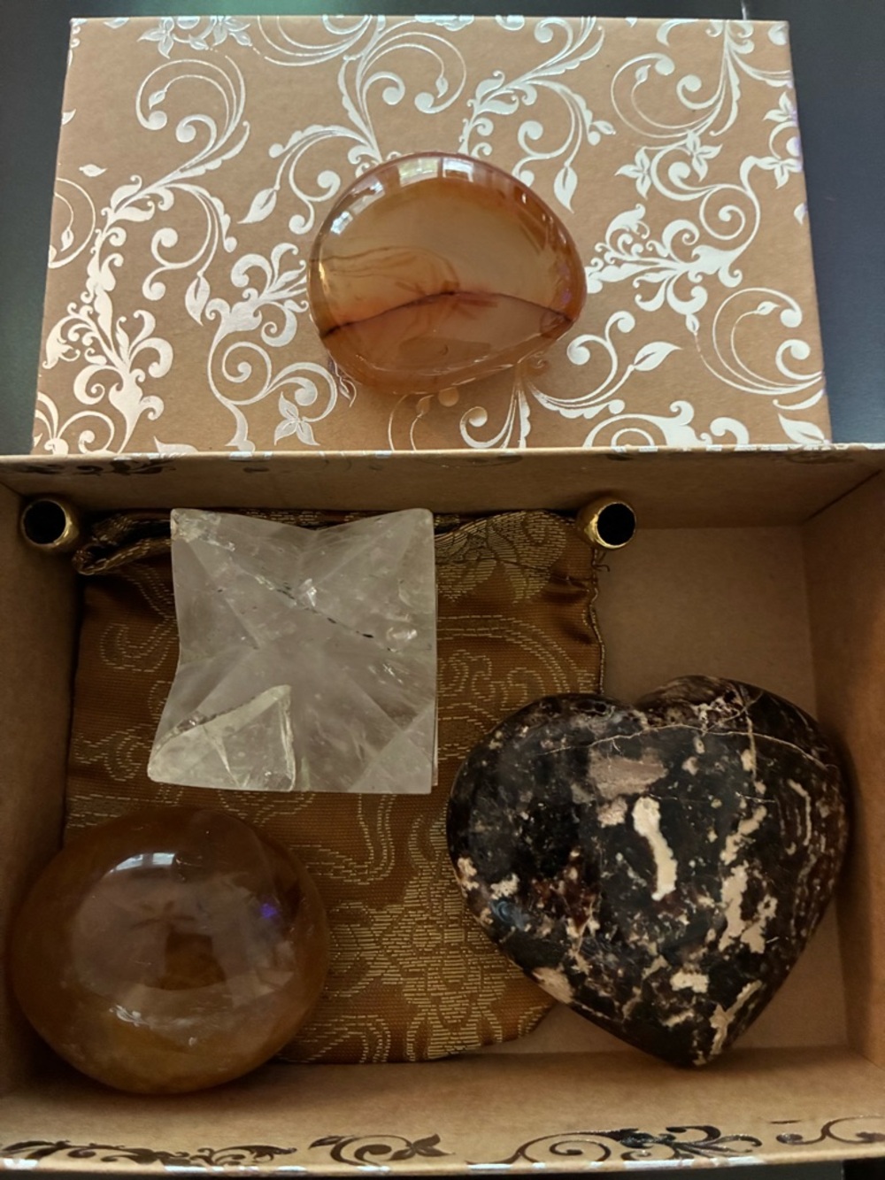 🔮 4 Piece Crystal Gift Box - Merkaba, Golden Healer, Sardonyx, Black Opal 🎁 - Picture 9 of 13